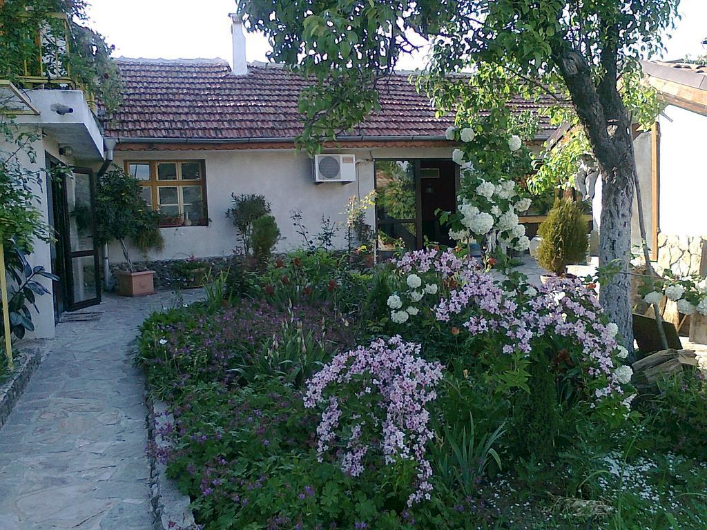 Family Hotel Belvedere Dŭlgopol Buitenkant foto