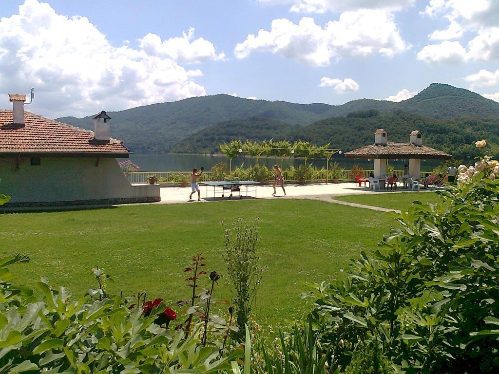 Family Hotel Belvedere Dŭlgopol Buitenkant foto