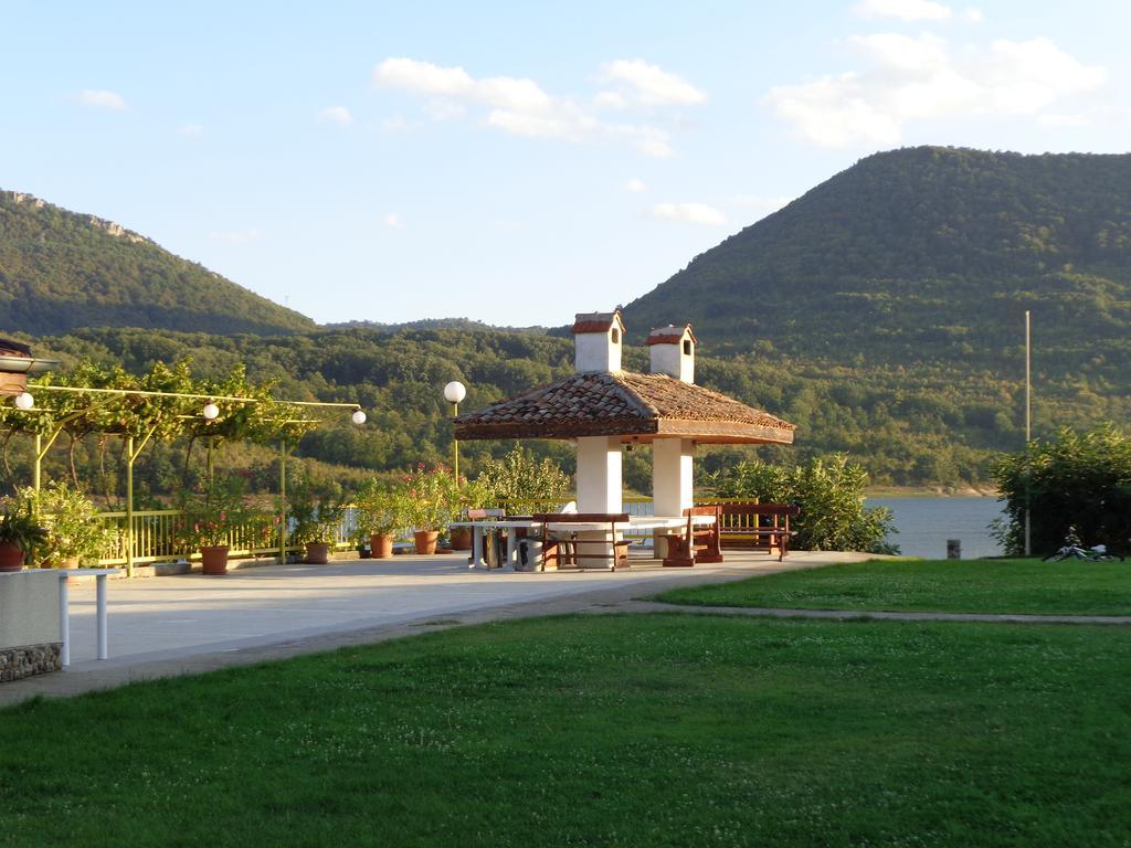 Family Hotel Belvedere Dŭlgopol Buitenkant foto